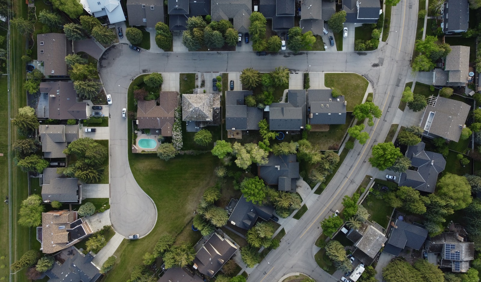 Aerial view of a suburban residential neighborhood